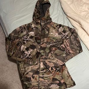 WOMENS UNDER ARMOUR JACKET